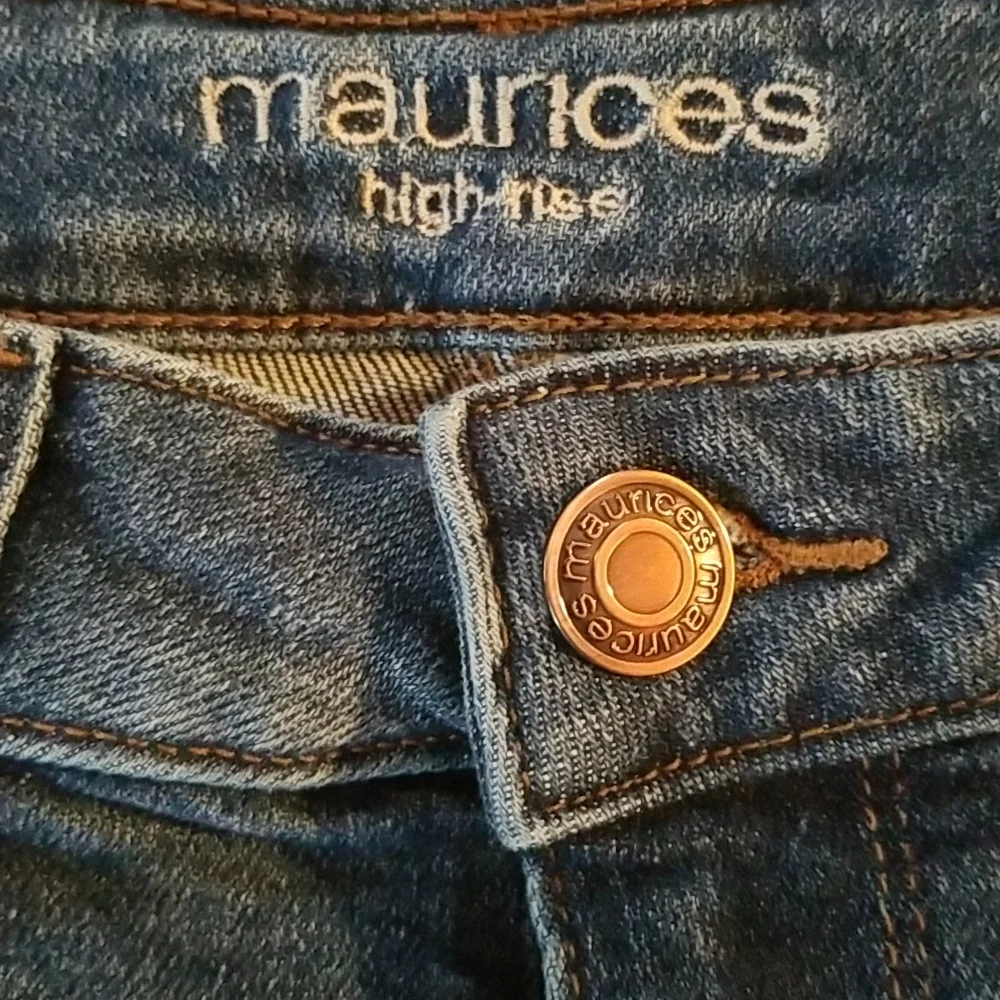 Brand new☆☆ Maurices Skinny Jeans - Picture 3 of 4